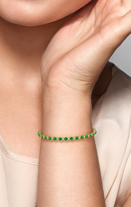 Personalised Emerald Bracelet, Dainty May Birthstone Jewellery in Ster –  Dainty Rocks Jewellery