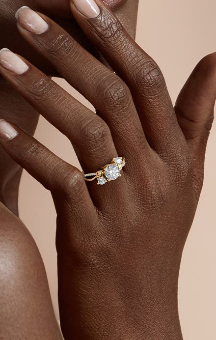 Exquisite Engagement Rings & Designs - Diamond Gallery