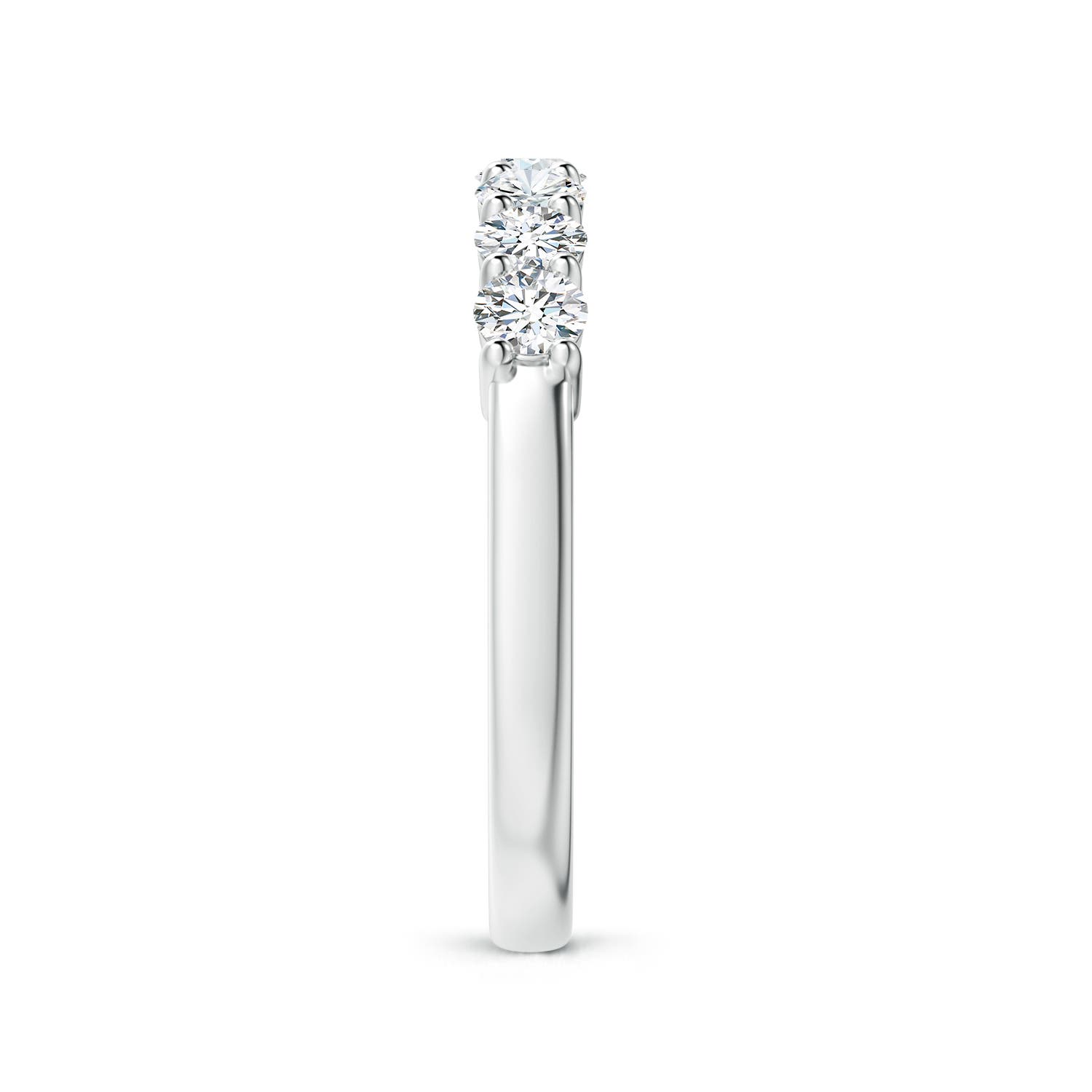 F-G, VS / 0.74 CT / 14 KT White Gold