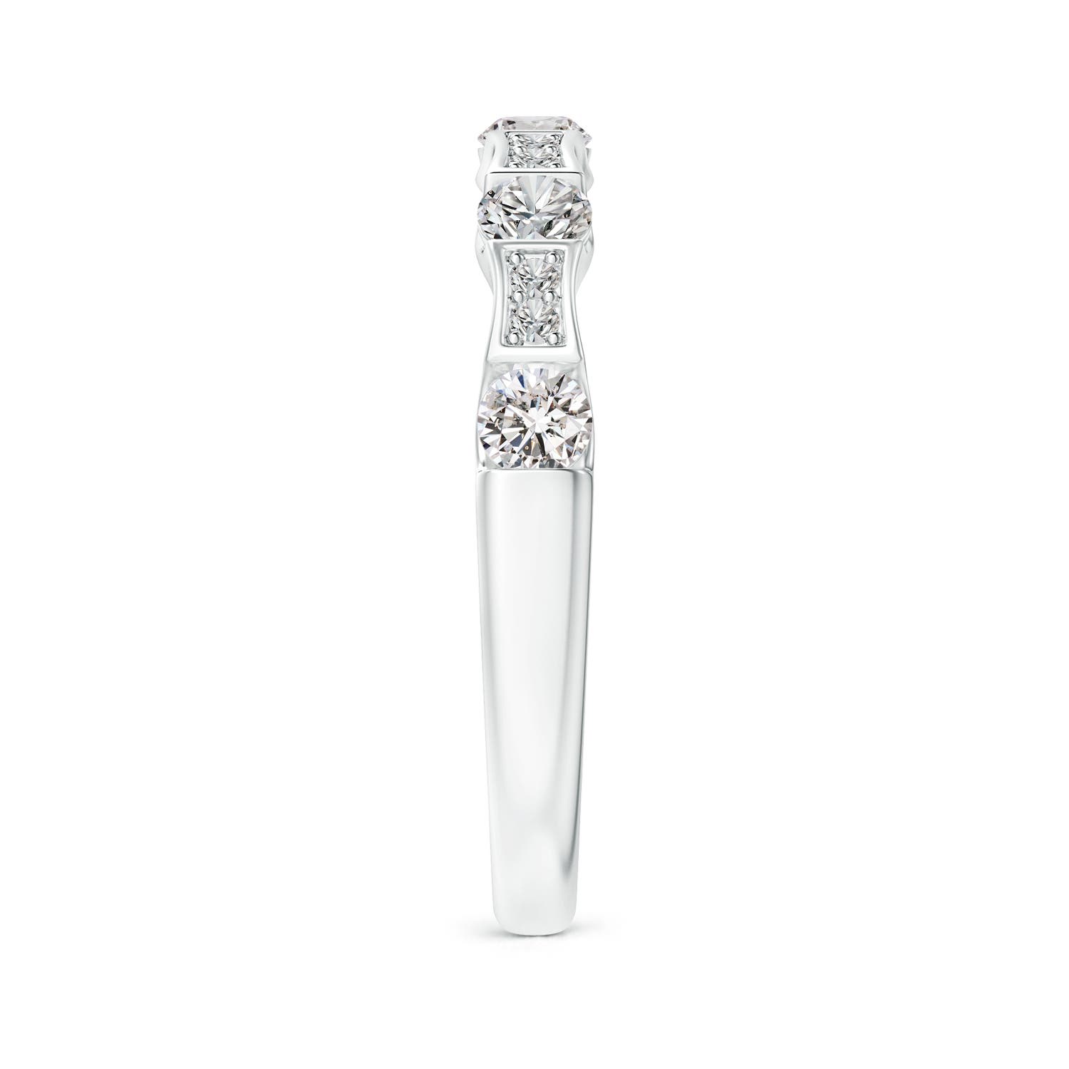 I-J, I1-I2 / 0.52 CT / 14 KT White Gold