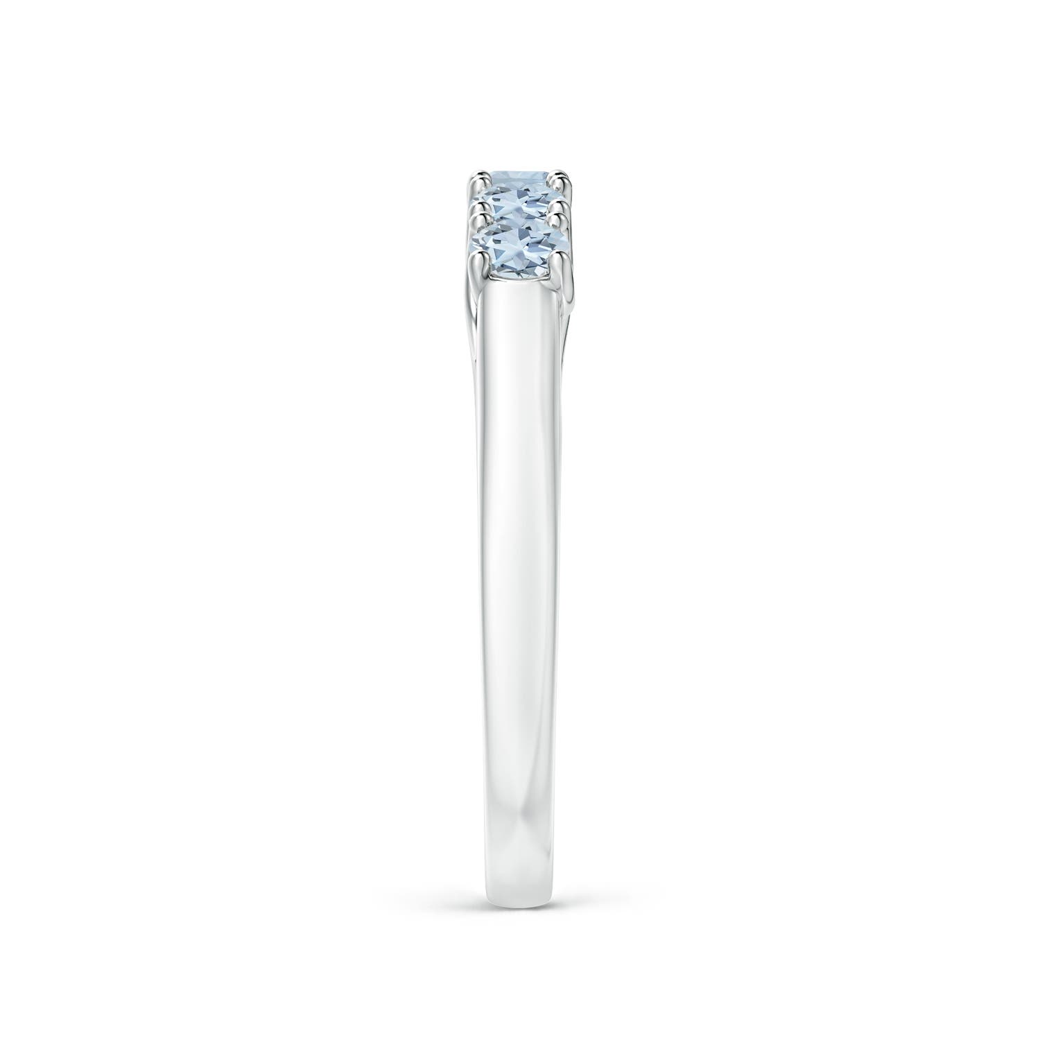 A - Aquamarine / 0.4 CT / 14 KT White Gold