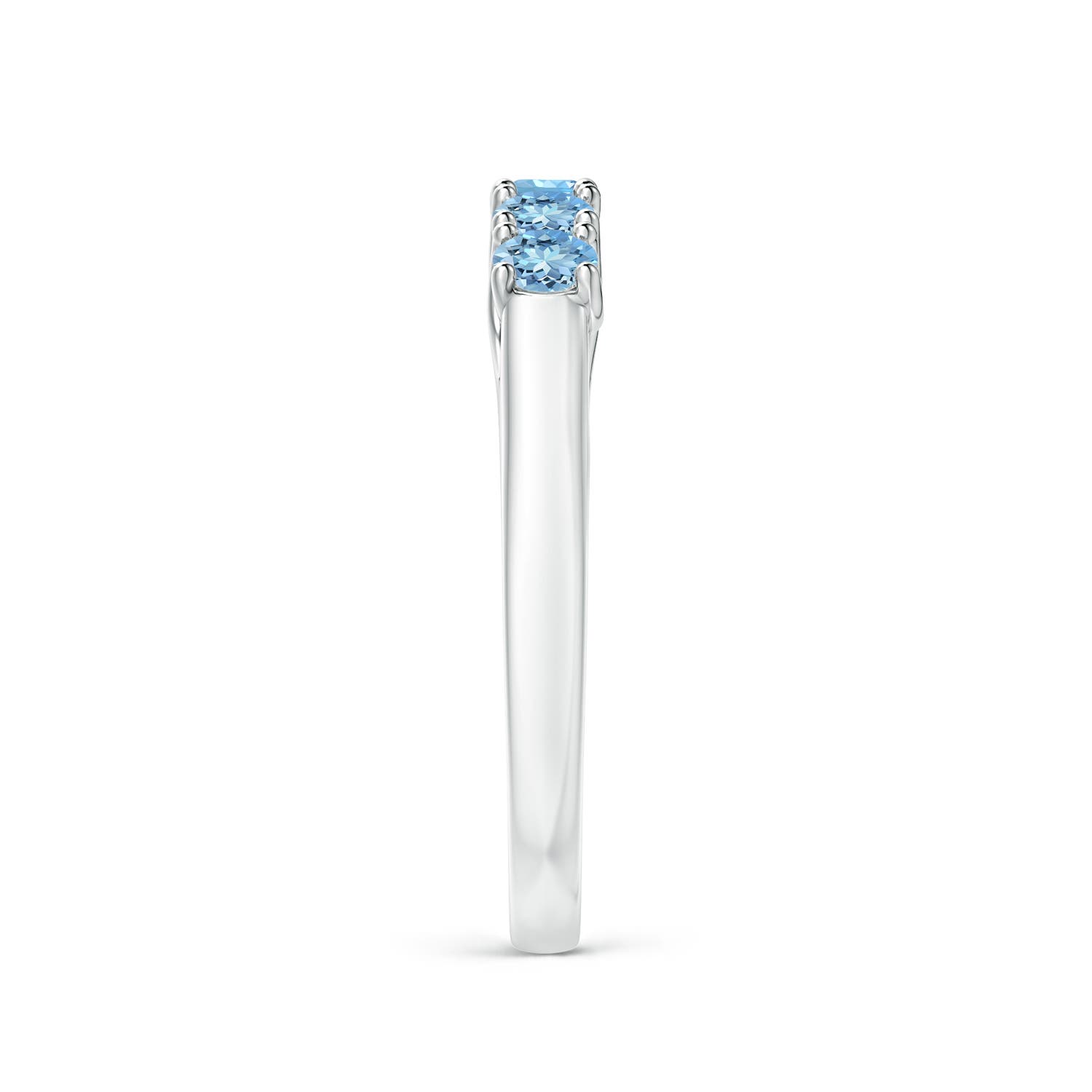 AAAA - Aquamarine / 0.4 CT / 14 KT White Gold