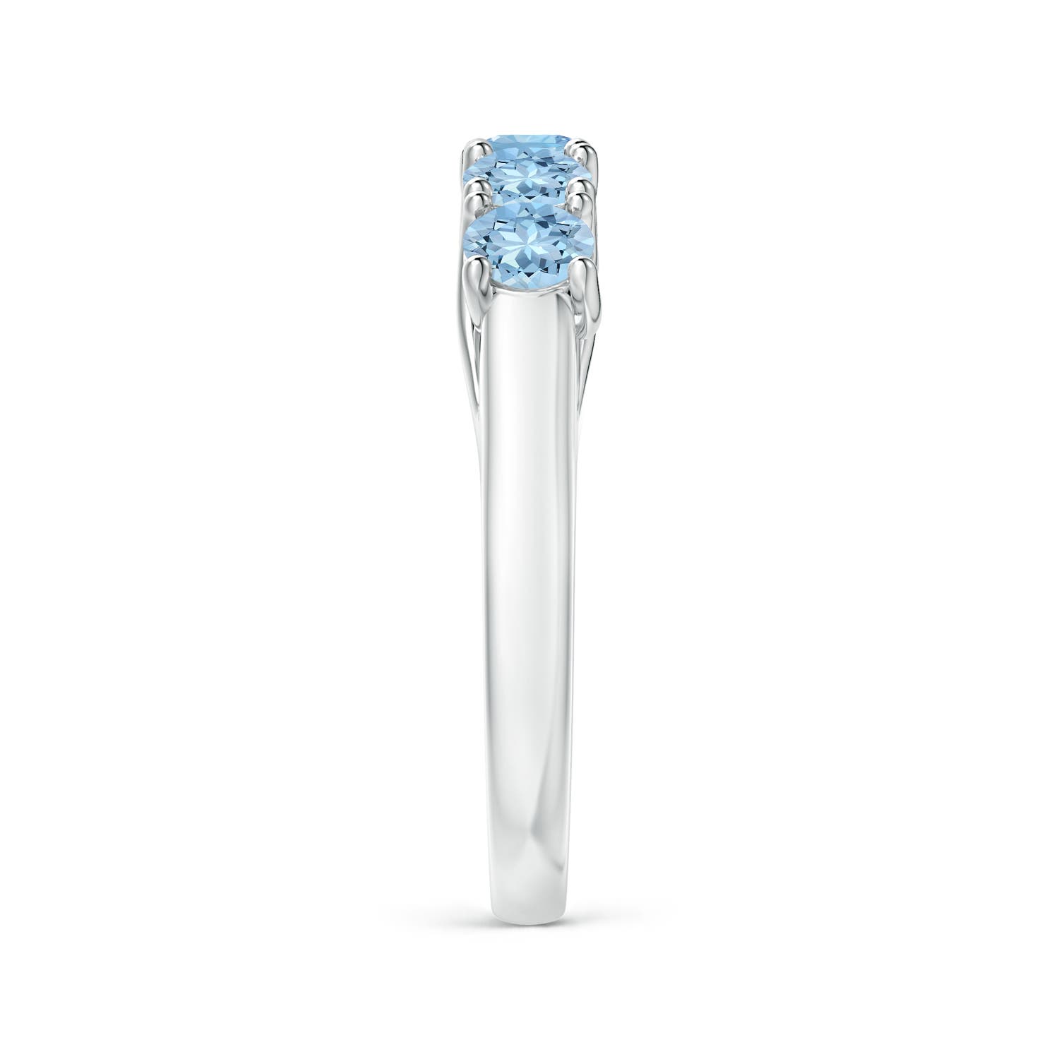 AAA - Aquamarine / 0.9 CT / 14 KT White Gold