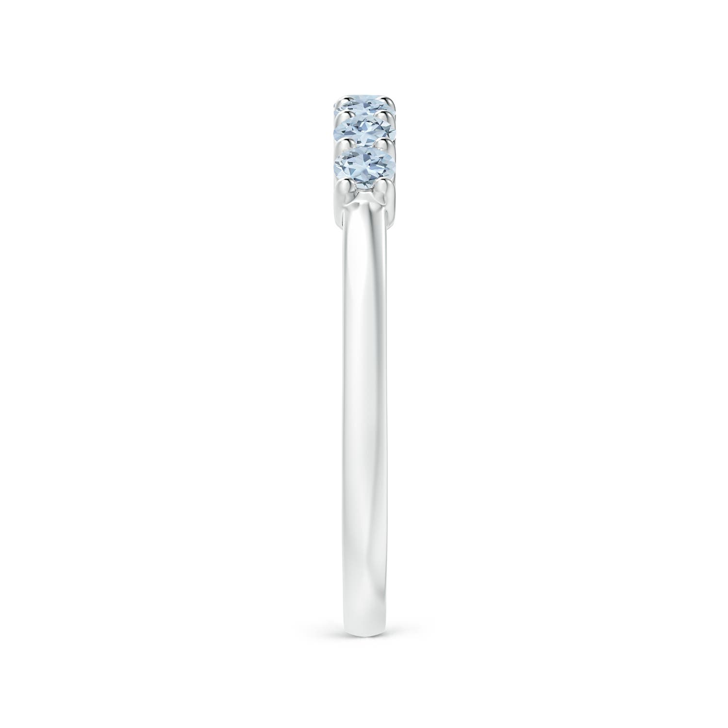 A - Aquamarine / 0.42 CT / 14 KT White Gold