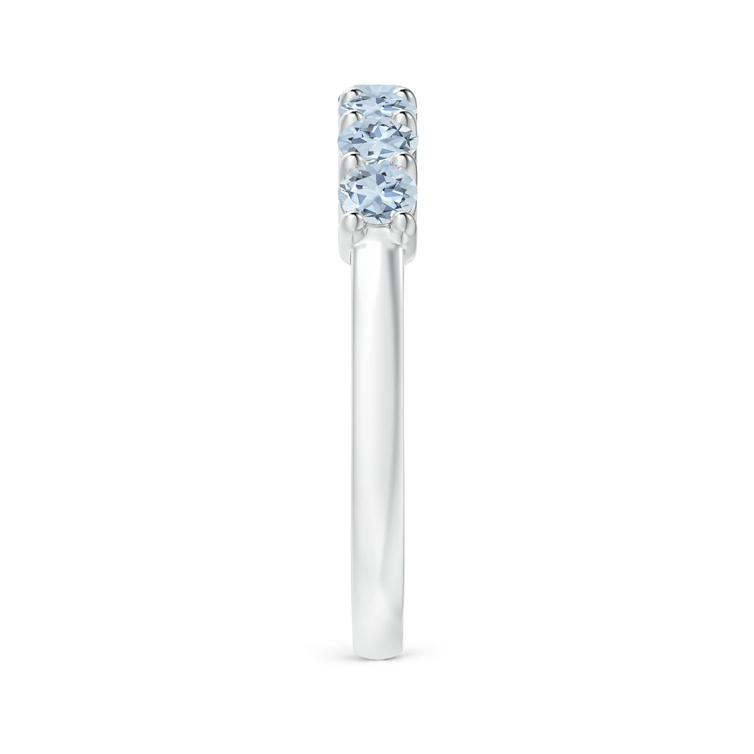 A - Aquamarine / 0.7 CT / 14 KT White Gold