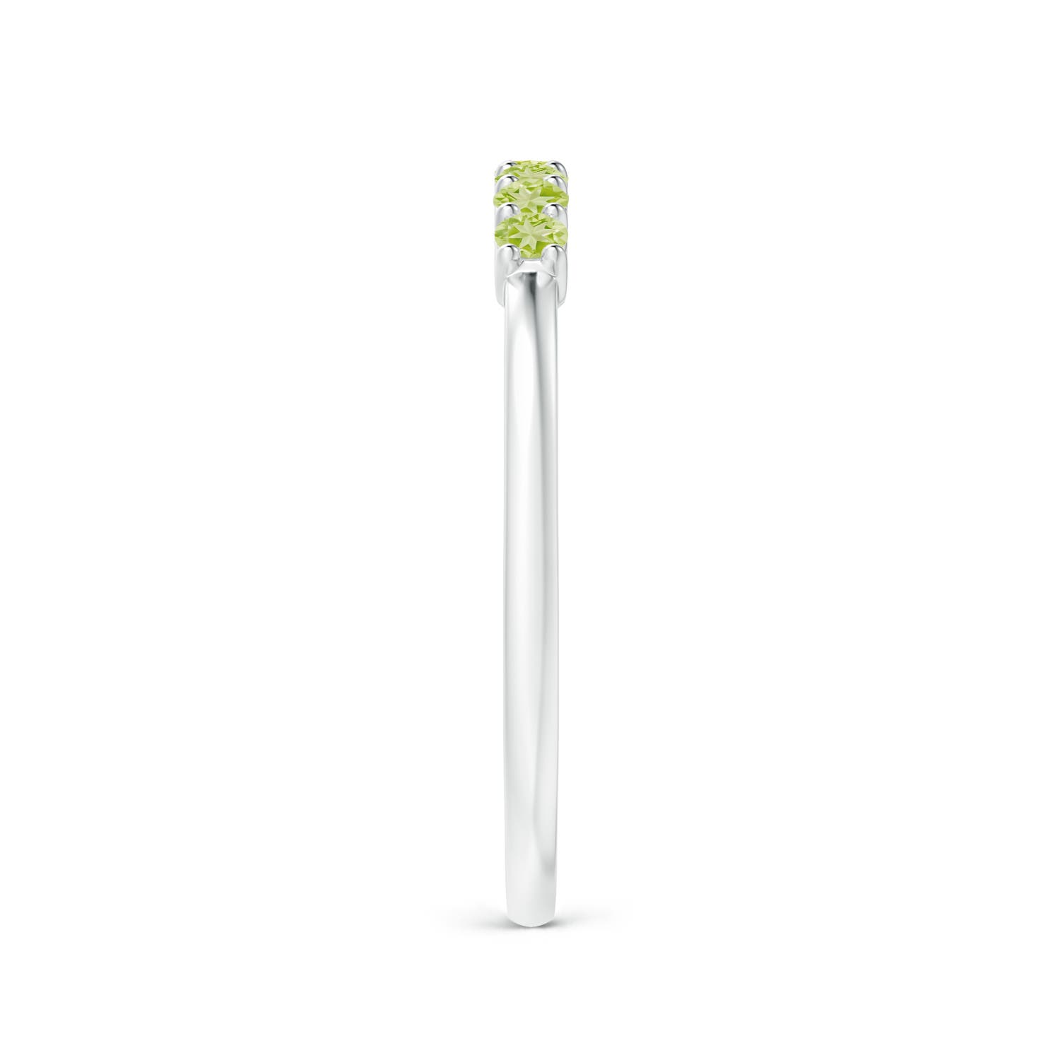 AAA - Peridot / 0.28 CT / 14 KT White Gold