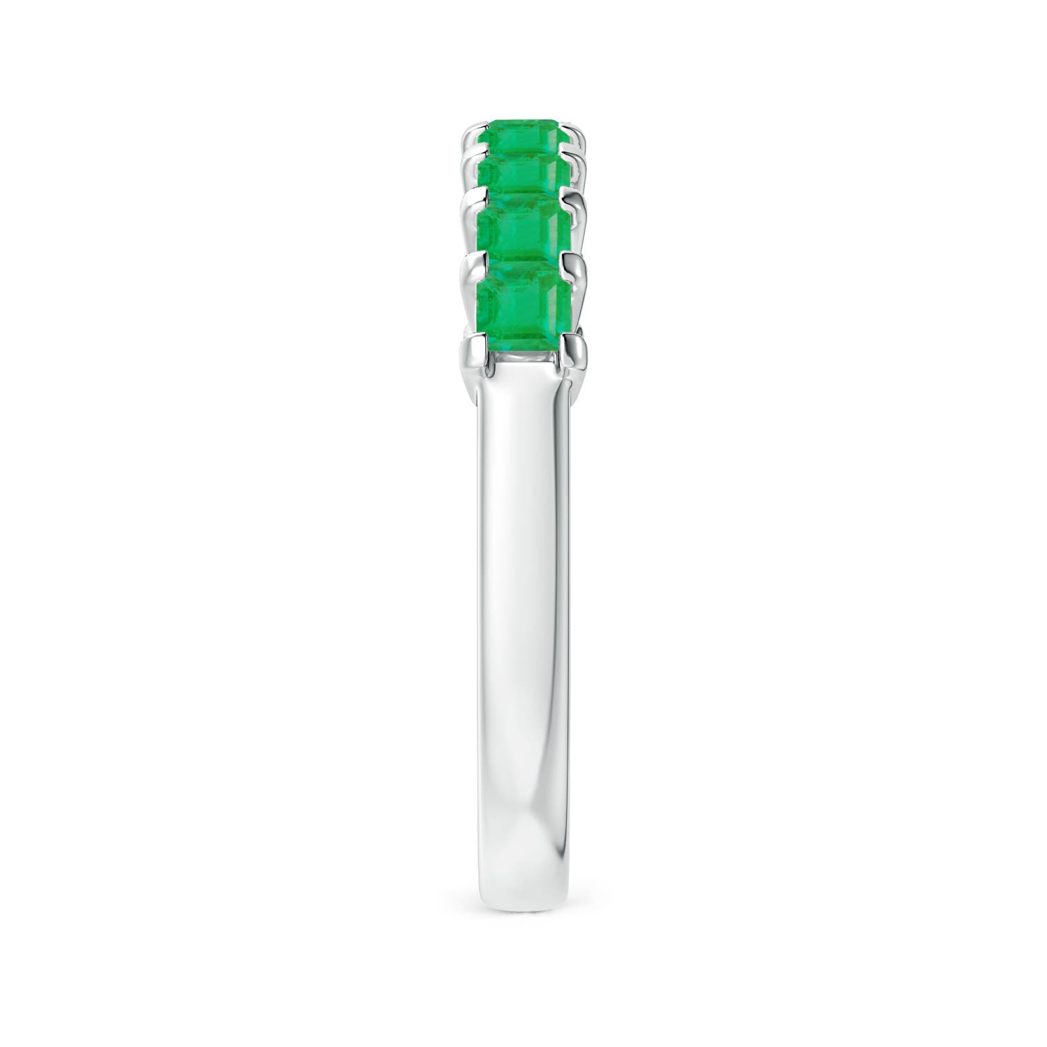 A - Emerald / 0.81 CT / 14 KT White Gold