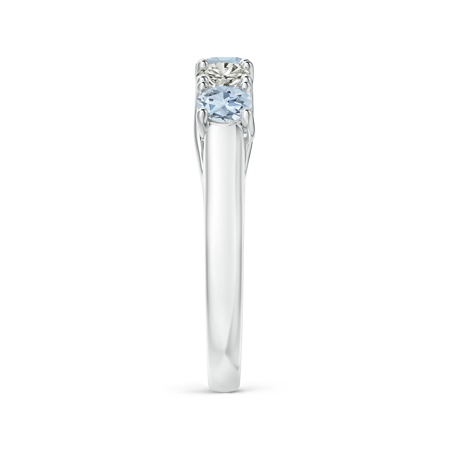 A - Aquamarine / 0.94 CT / 14 KT White Gold