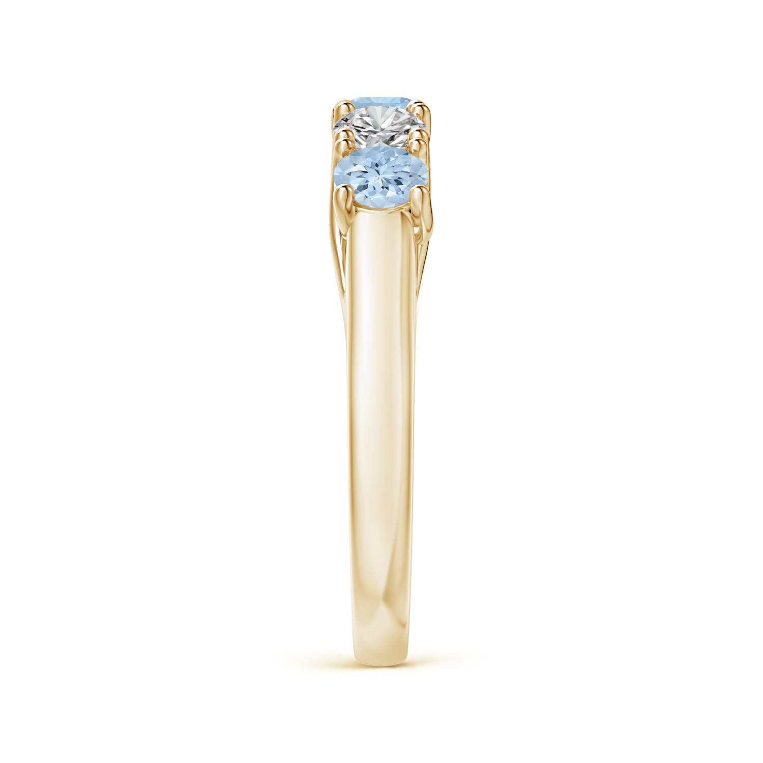 AA - Aquamarine / 0.94 CT / 14 KT Yellow Gold