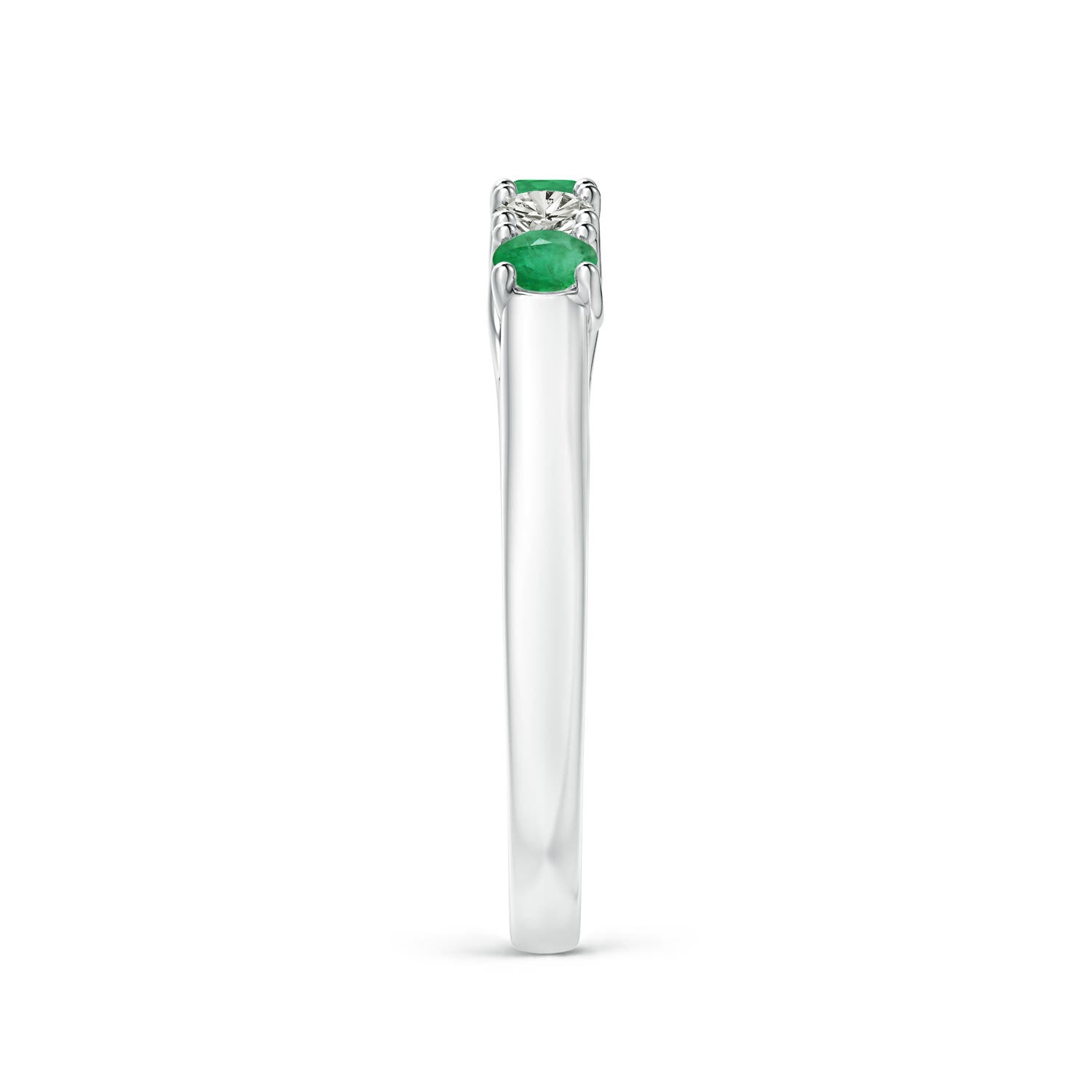 A - Emerald / 0.44 CT / 14 KT White Gold