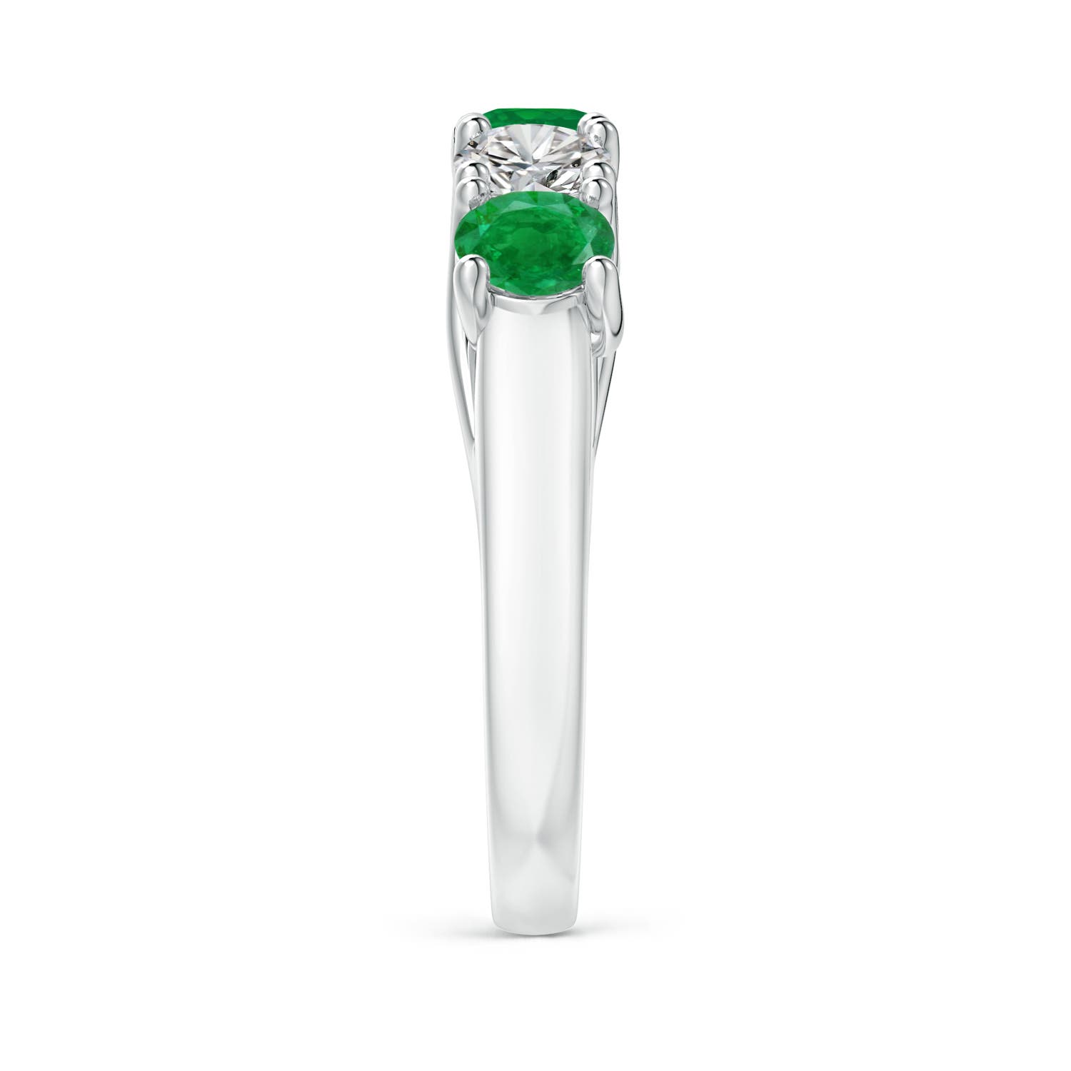 AA - Emerald / 1.69 CT / 14 KT White Gold