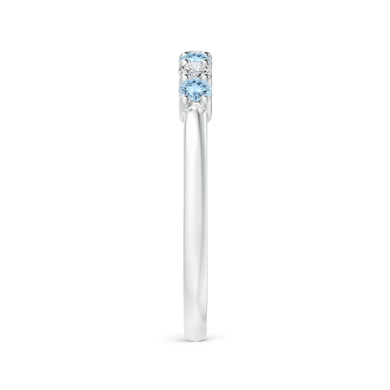 AAA - Aquamarine / 0.45 CT / 14 KT White Gold