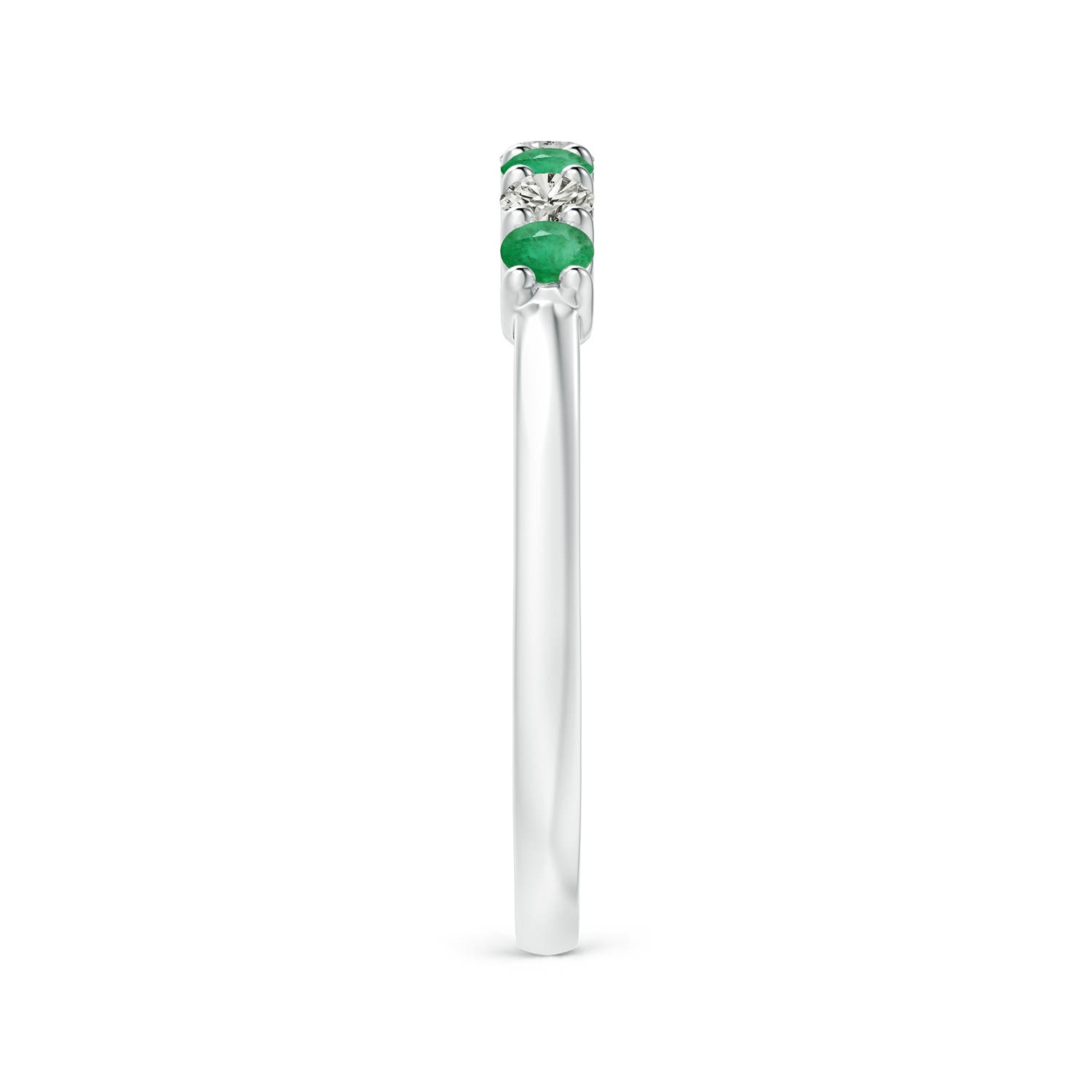 A - Emerald / 0.46 CT / 14 KT White Gold