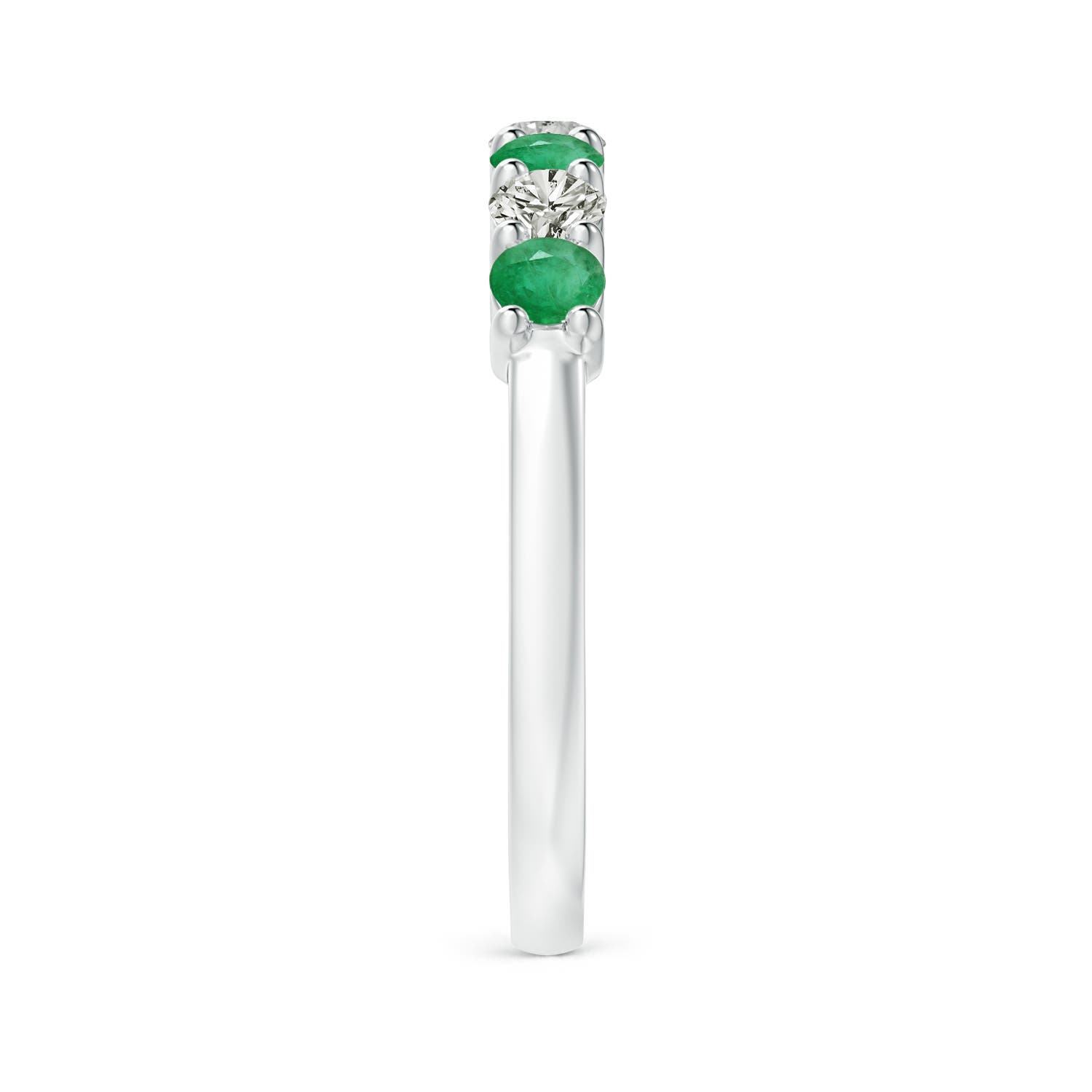 A - Emerald / 0.72 CT / 14 KT White Gold