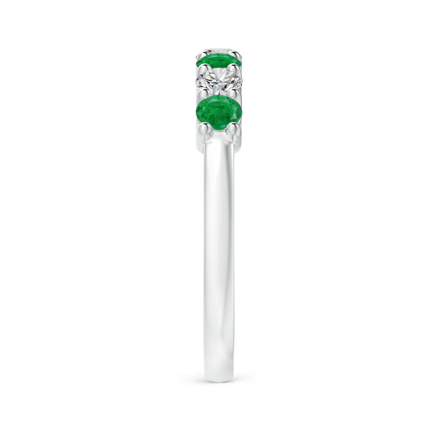 AA - Emerald / 0.72 CT / 14 KT White Gold