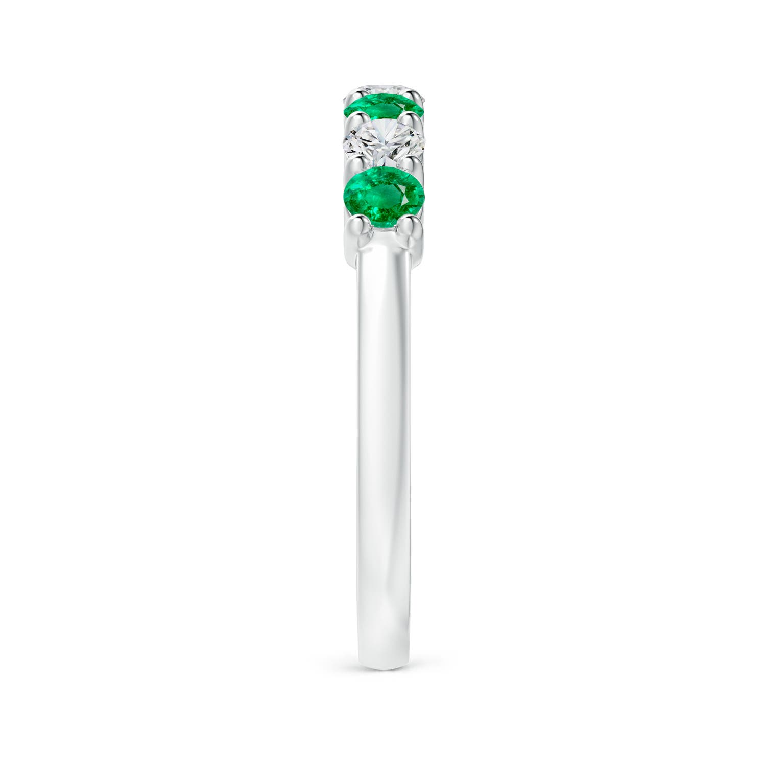 AAA - Emerald / 0.72 CT / 14 KT White Gold