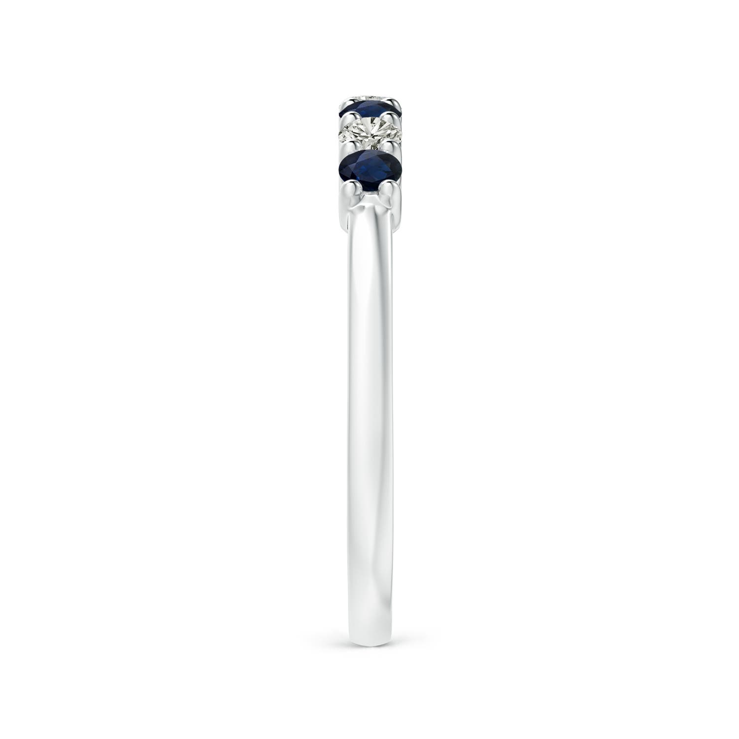 A - Blue Sapphire / 0.57 CT / 14 KT White Gold