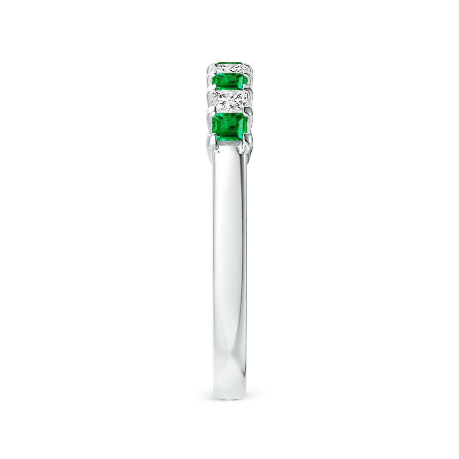 AAA - Emerald / 0.53 CT / 14 KT White Gold