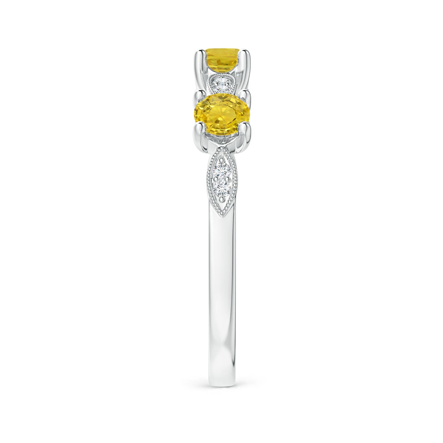 AAA - Yellow Sapphire / 0.65 CT / 14 KT White Gold