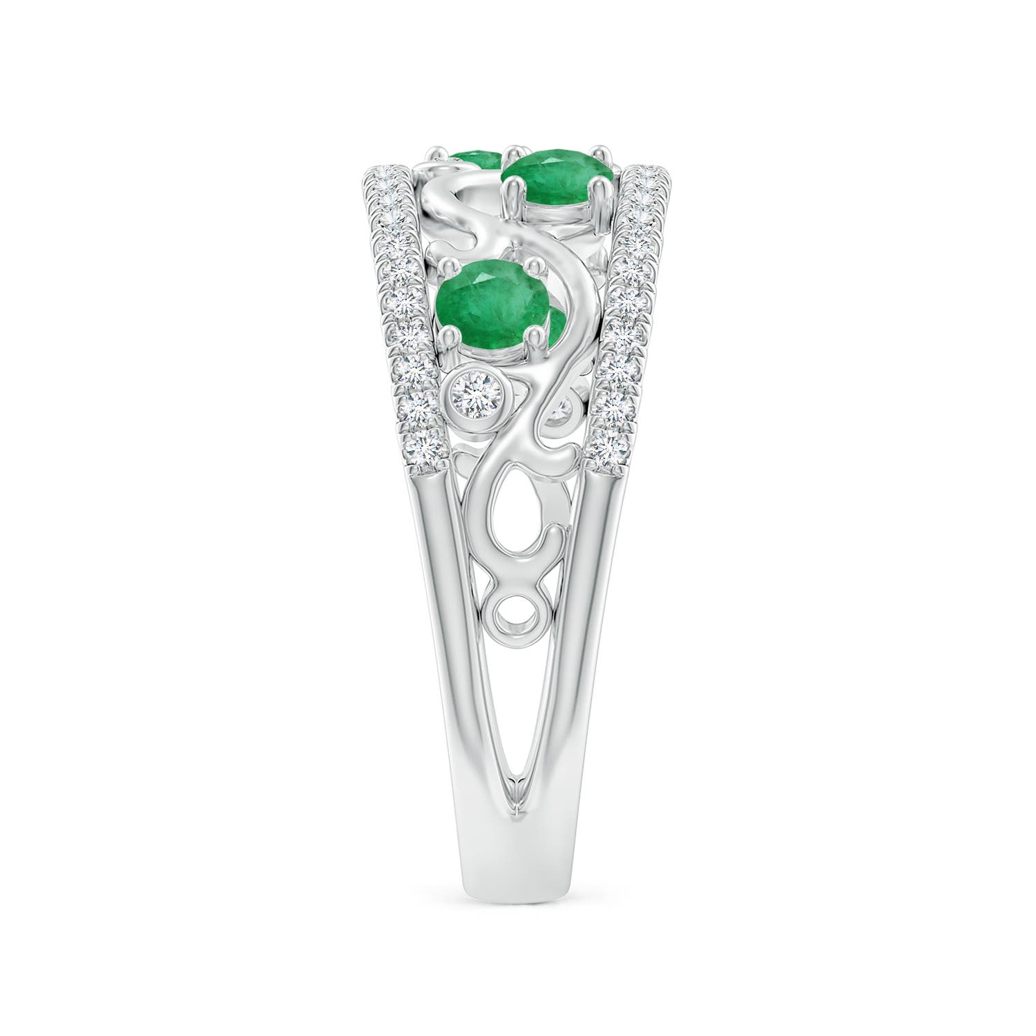 A - Emerald / 0.68 CT / 14 KT White Gold