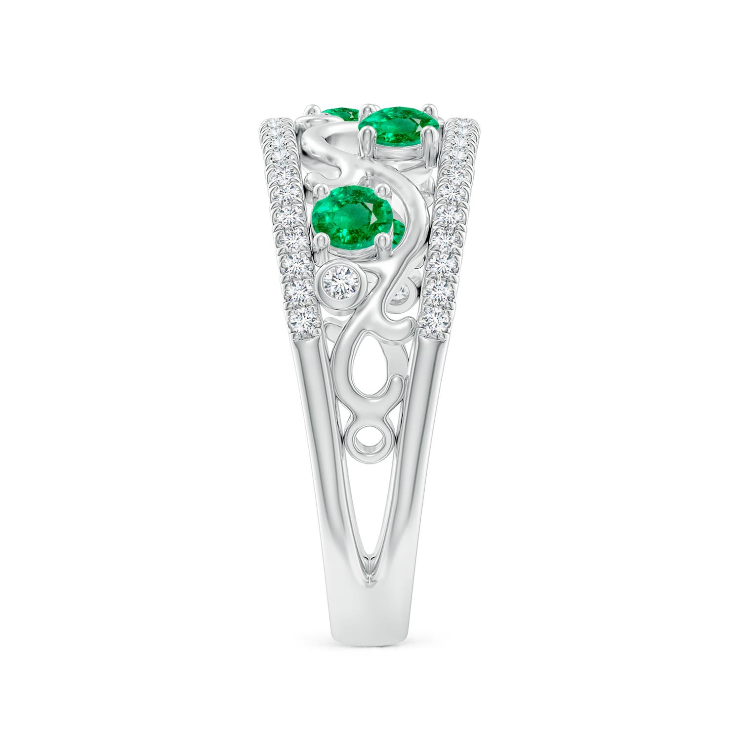 AA - Emerald / 0.68 CT / 14 KT White Gold