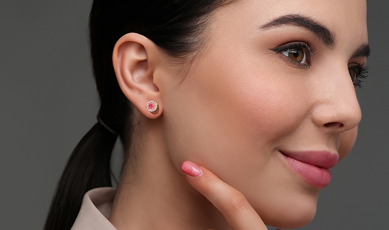 A Complete Buying Guide to Pink Diamond Earrings