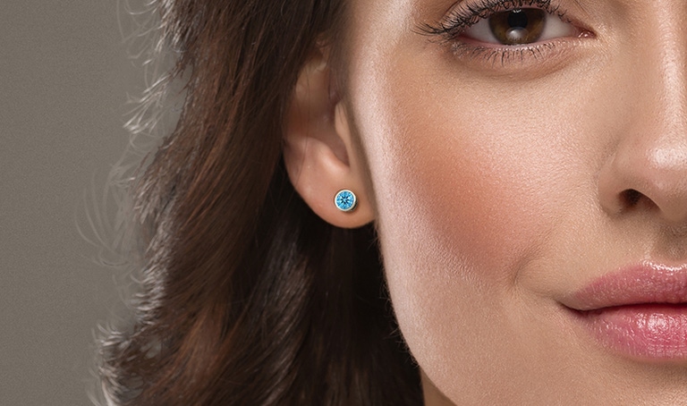 Your Expert Guide To Spectacular Blue Diamond Earrings