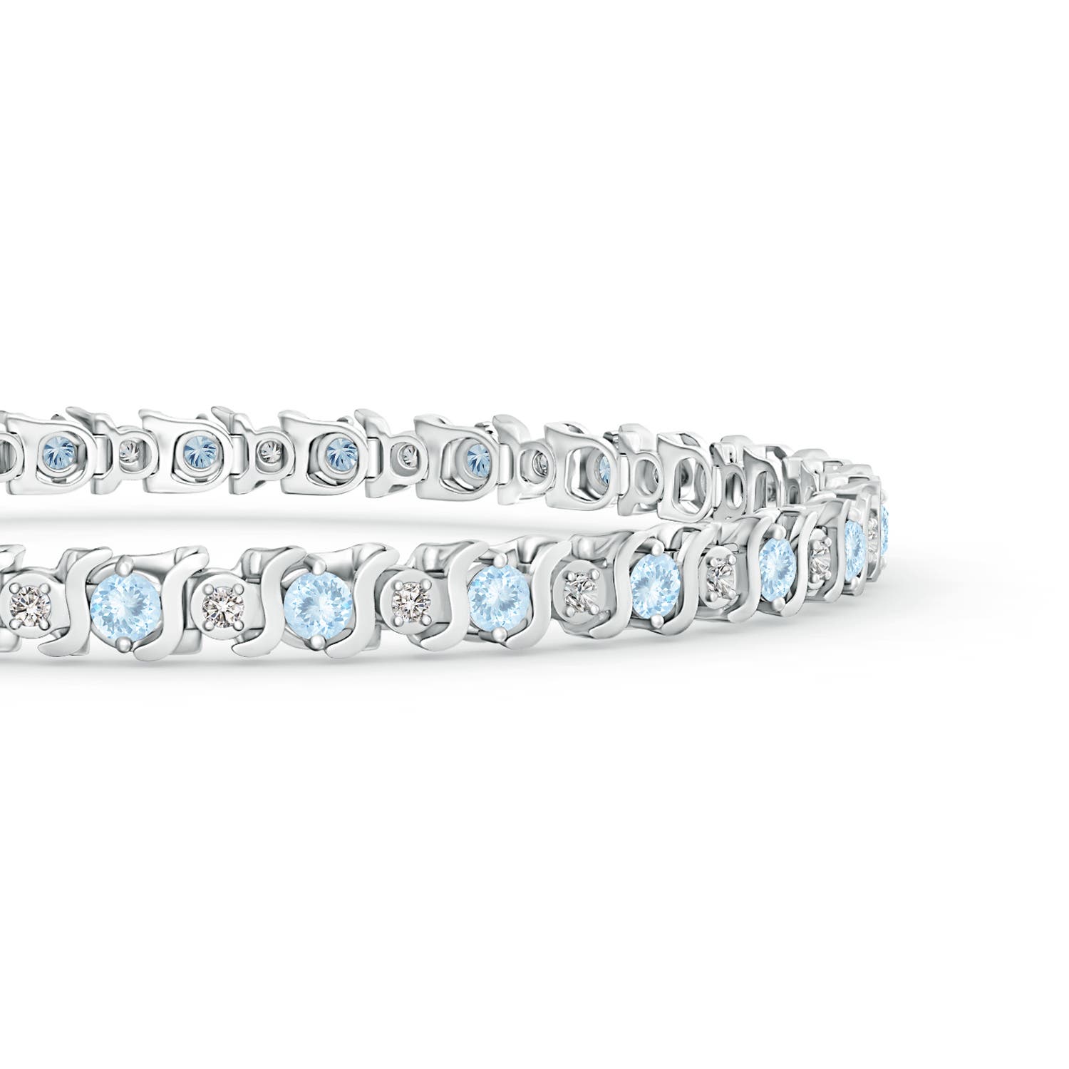 AA - Aquamarine / 4.52 CT / 14 KT White Gold