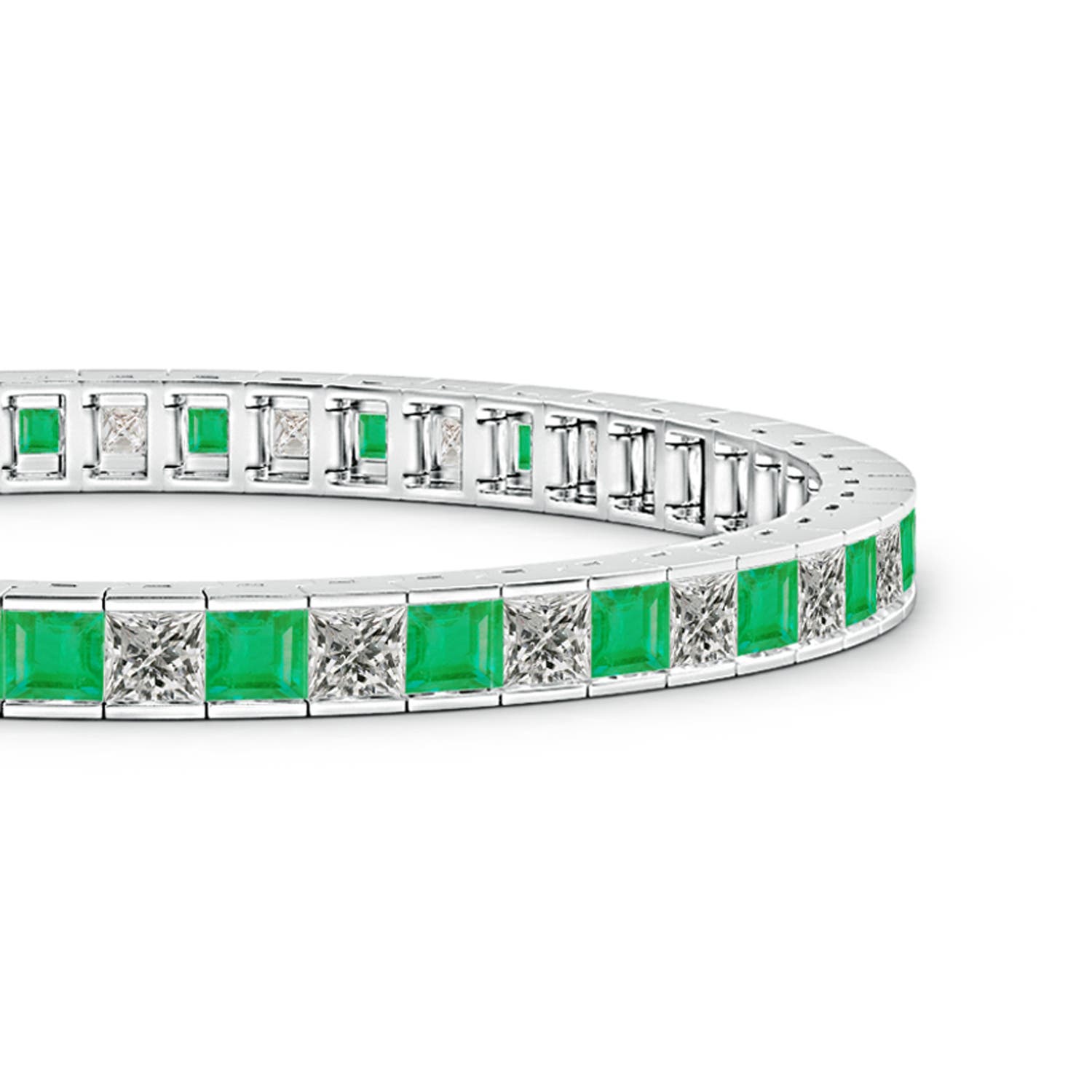 A - Emerald / 8.98 CT / 14 KT White Gold