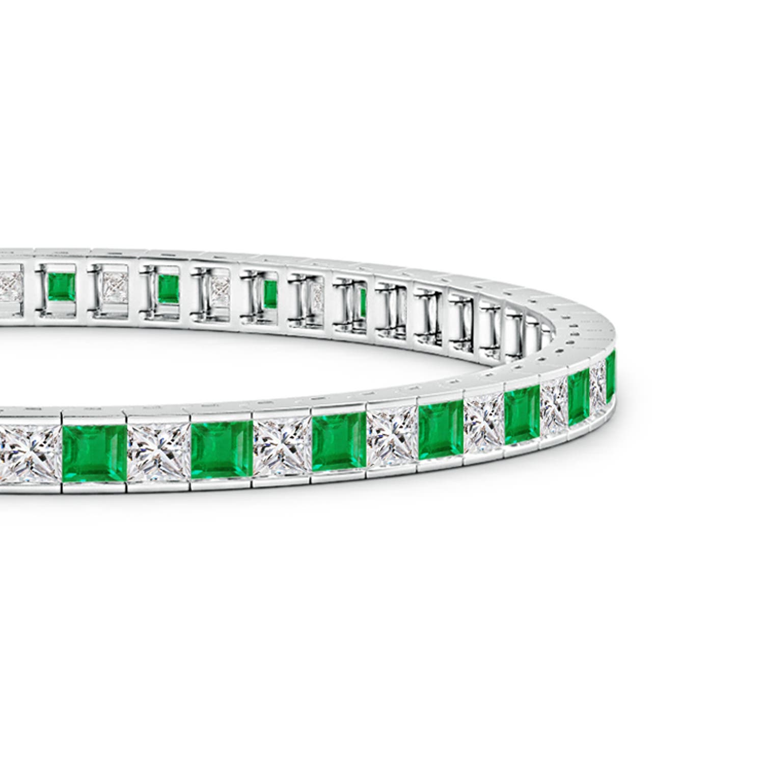 AA - Emerald / 7.4 CT / 14 KT White Gold