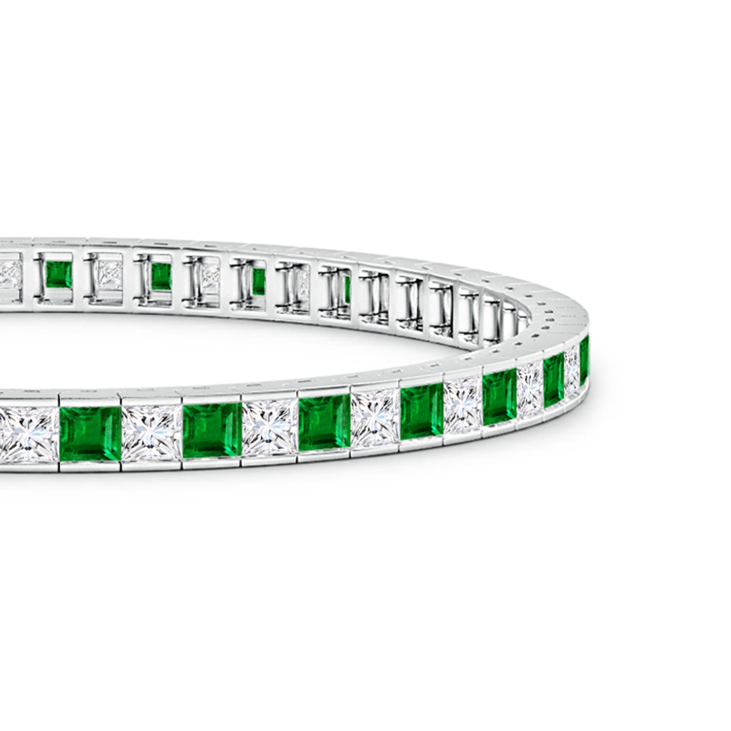 AAAA - Emerald / 7.4 CT / 14 KT White Gold