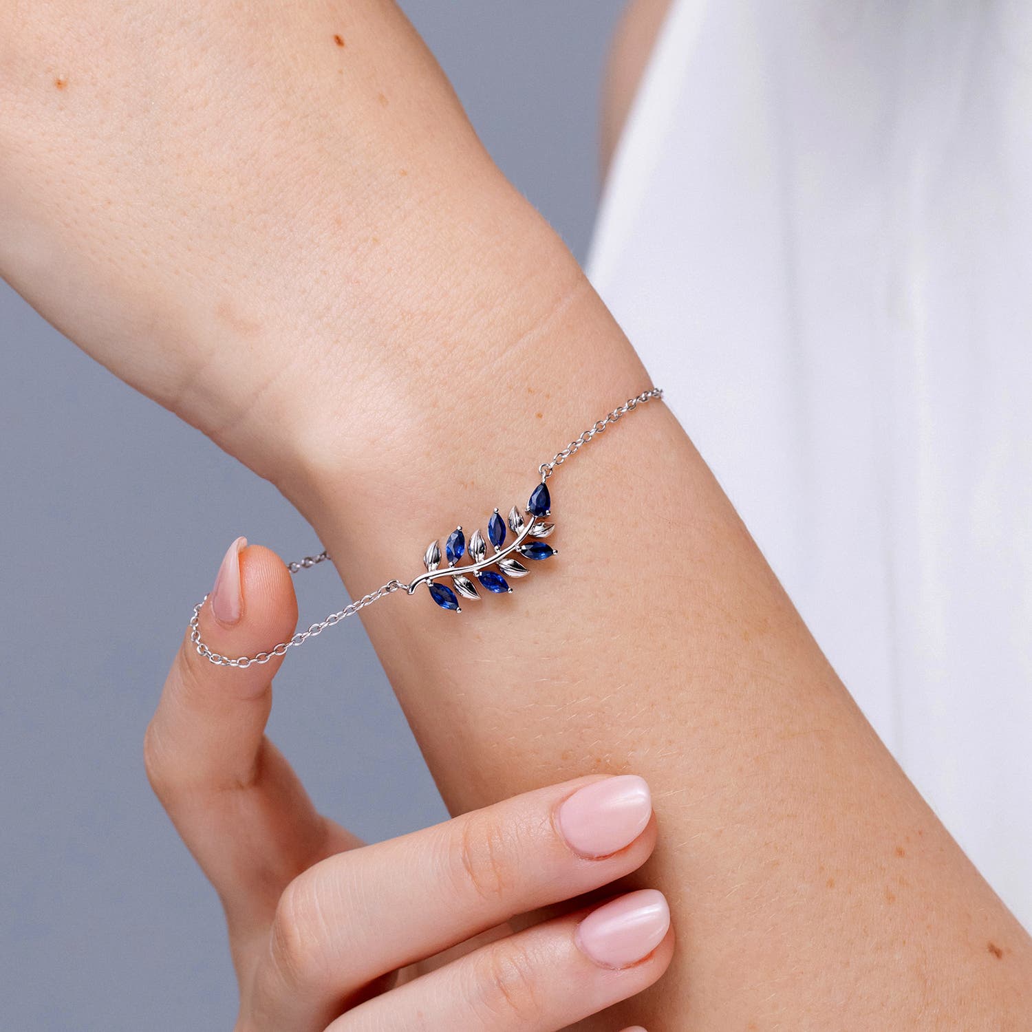 バレエ type L / lace flower sapphire blue Pear and Marquise Sapphire Olive Branch Bracelet