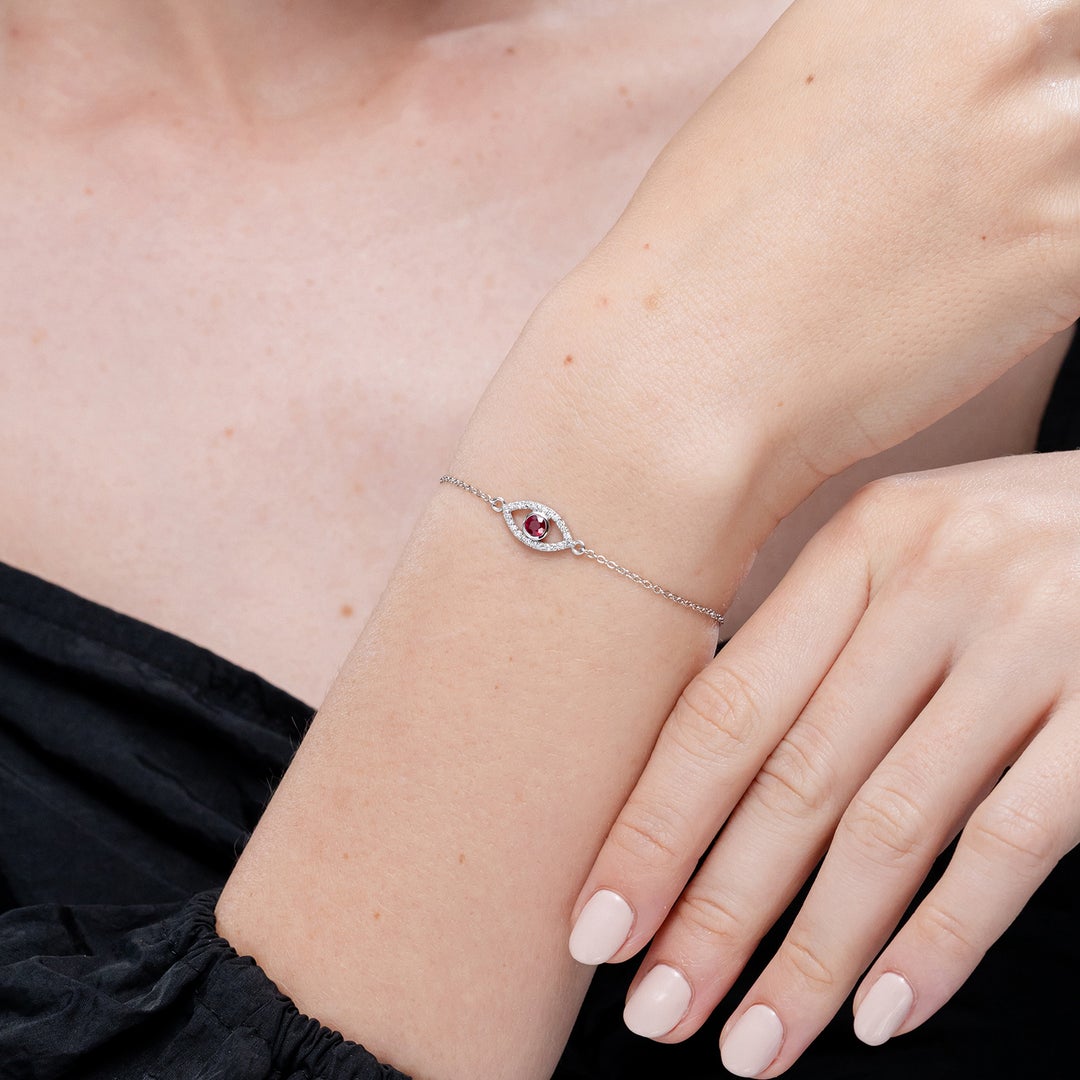 SB0305RD lifestyle image - lifestyle 4