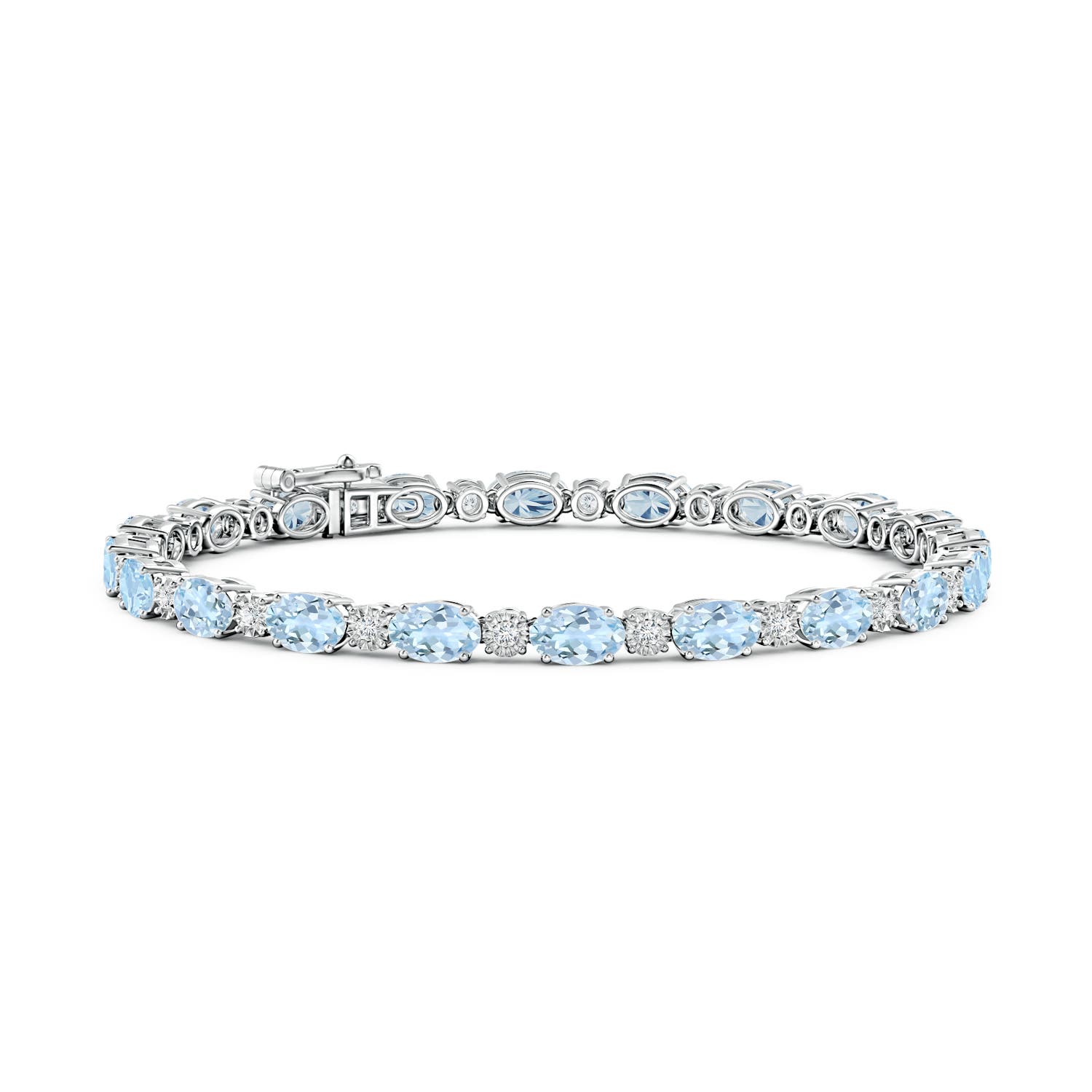 AA - Aquamarine / 8.42 CT / 14 KT White Gold