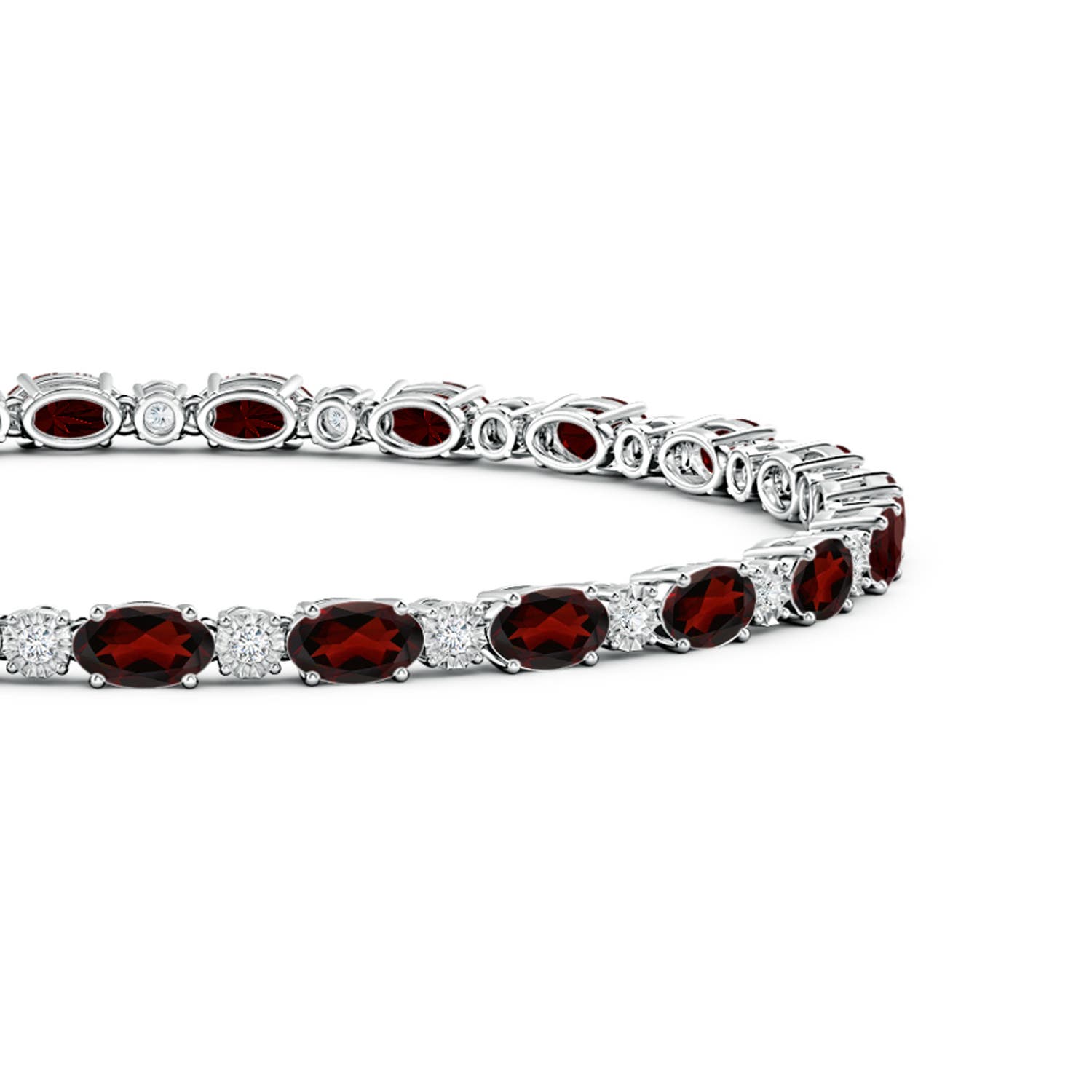 AA - Garnet / 6.07 CT / 14 KT White Gold