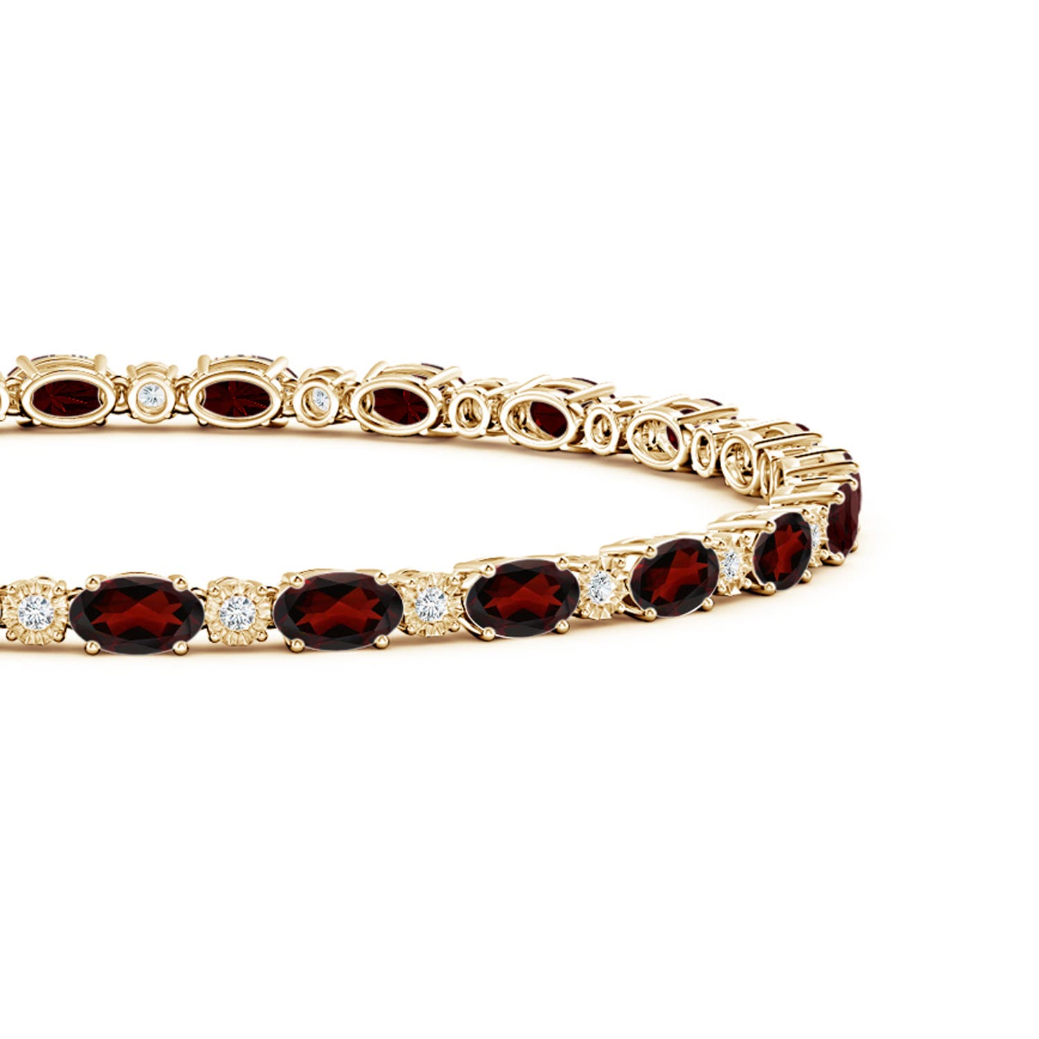 AA - Garnet / 6.07 CT / 14 KT Yellow Gold