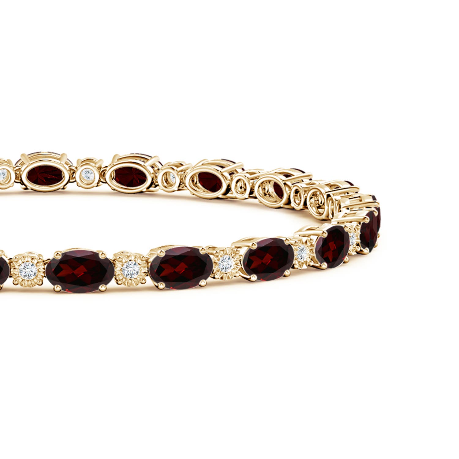 A - Garnet / 11.42 CT / 14 KT Yellow Gold