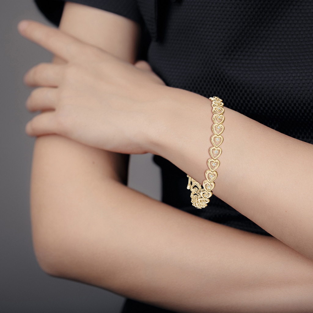 1.3mm GVS2 Diamond Heart Stackable Bracelet in Yellow Gold - body_bra