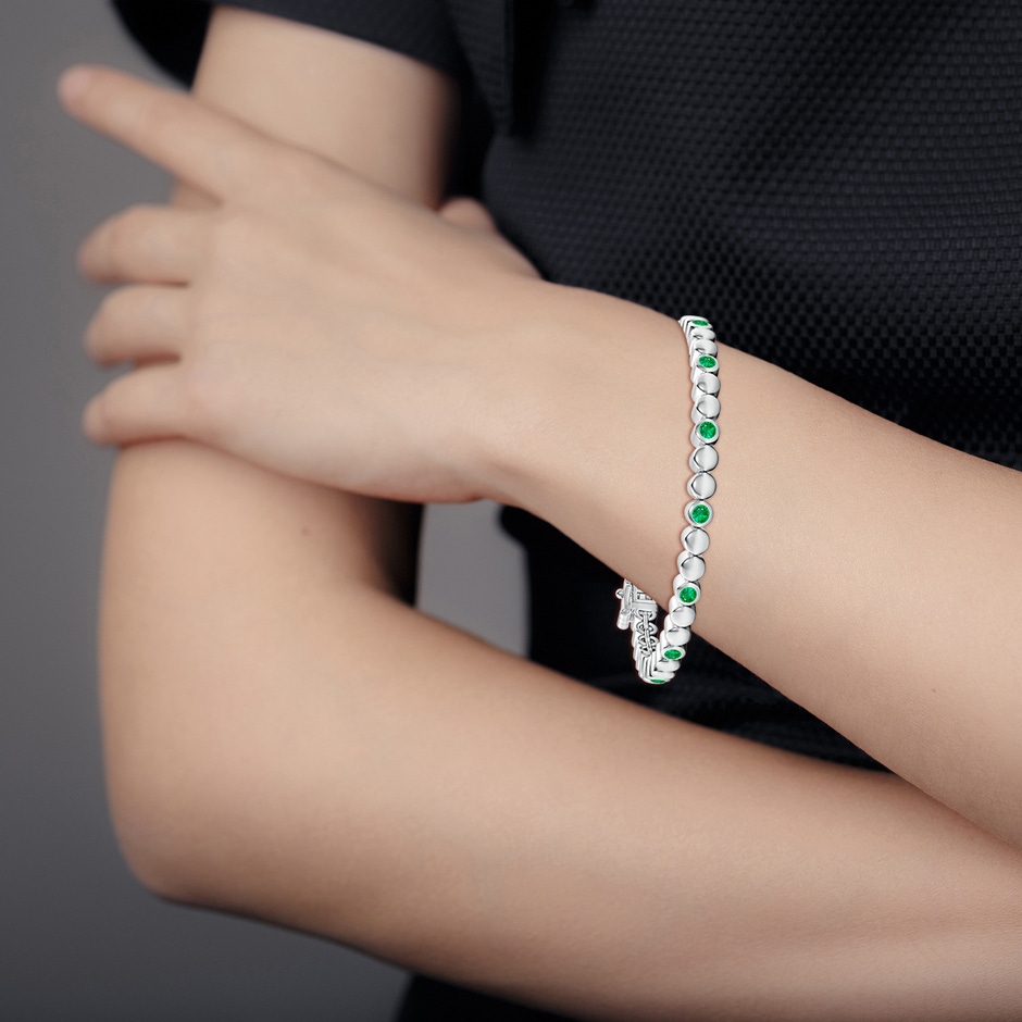 2.7mm AAA Alternating Bezel-Set Emerald Stackable Bracelet in White Gold body-bra