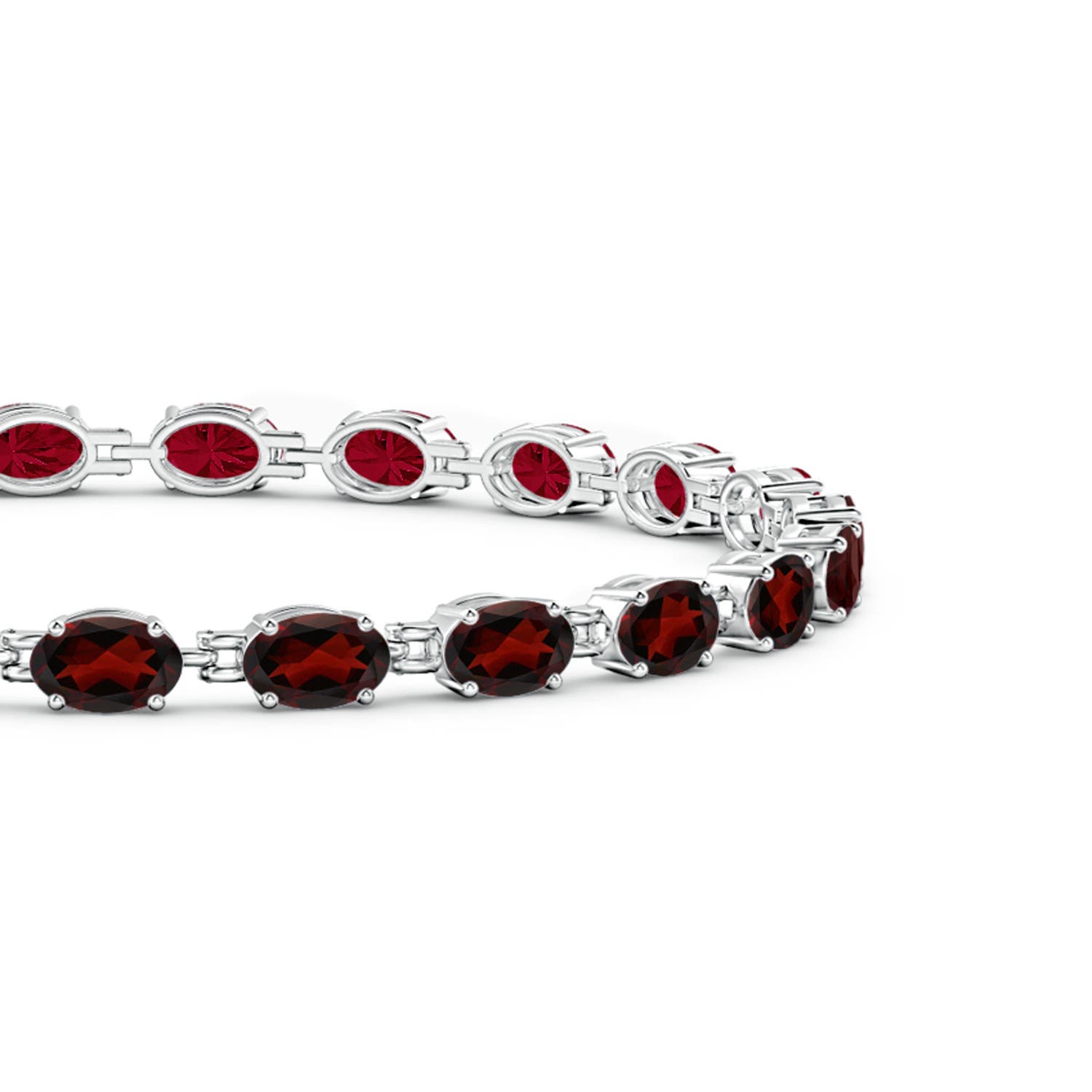 AA - Garnet / 12.65 CT / 14 KT White Gold