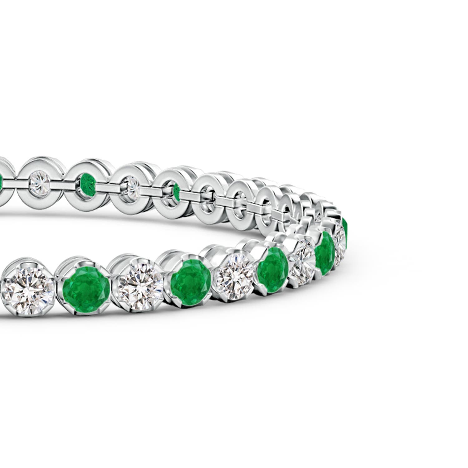 AA - Emerald / 6.18 CT / 14 KT White Gold