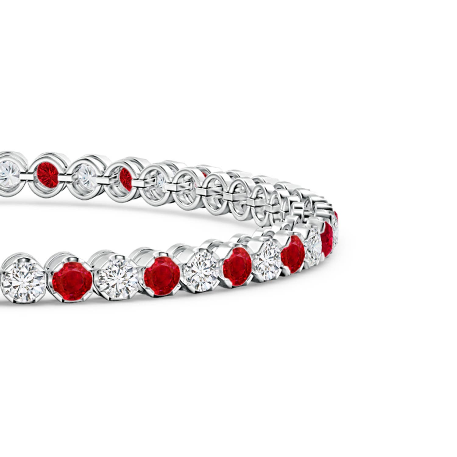 AAA - Ruby / 6.38 CT / 14 KT White Gold