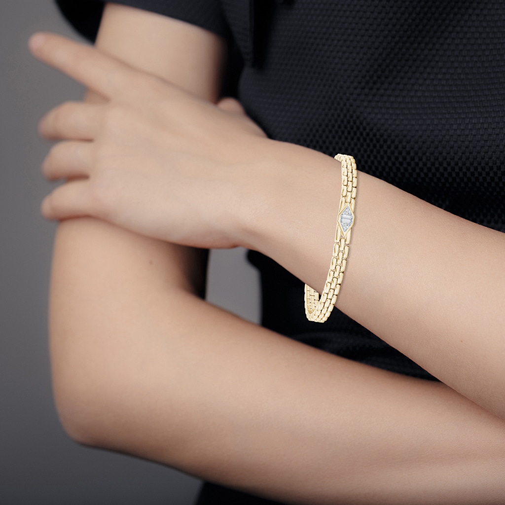 4mm GVS2 Bezel-Set Triangle and Baguette Diamond Bracelet in Yellow Gold - body_bre