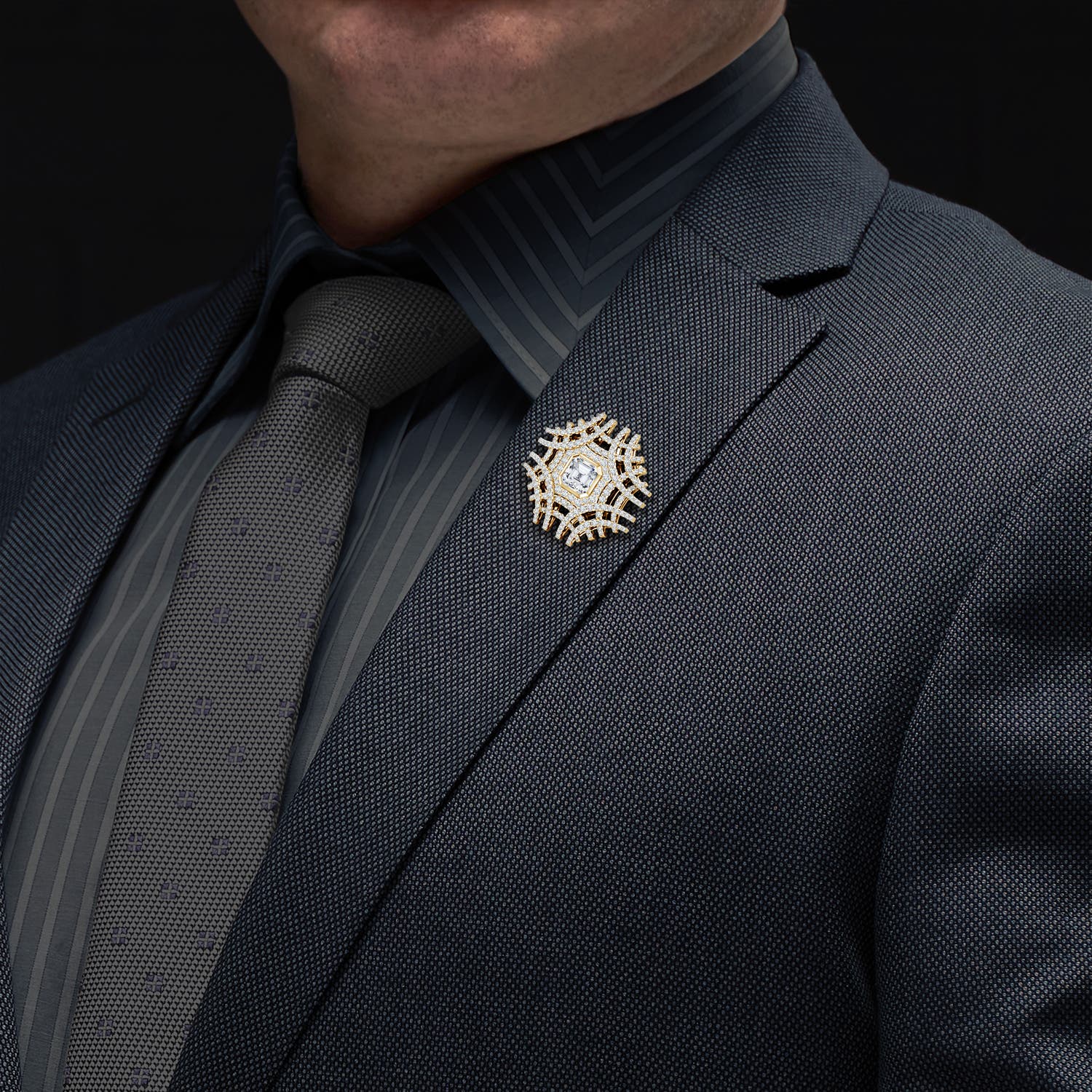 9mm FGVS Asscher-Cut Lab-Grown Diamond Men’s Latticework Brooch in Yellow Gold - body_view 4