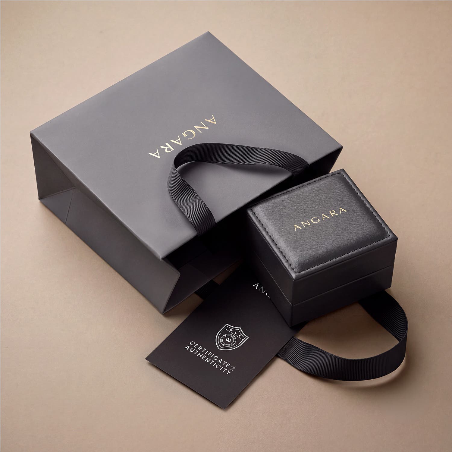 Gift Box for Classic Emerald-Cut Citrine Bracelet with Diamonds - box