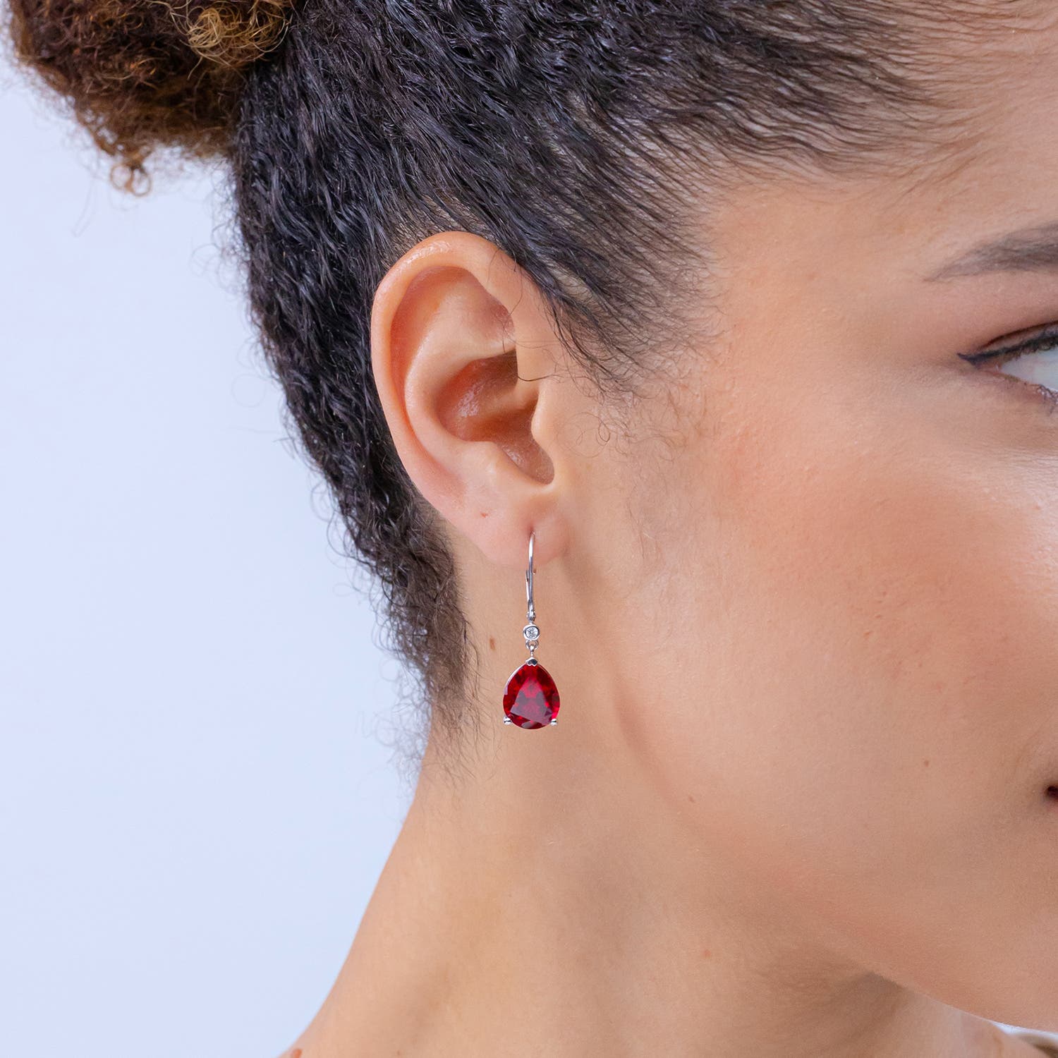 LSE0999RD lifestyle image - lifestyle 5