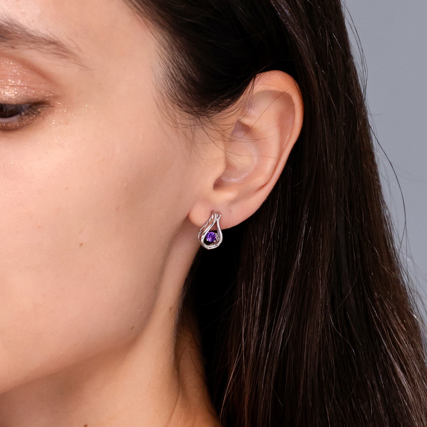 ✨あや✨ Dancing Amethyst Solitaire Drop Earrings