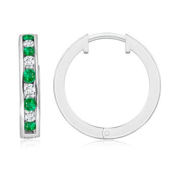 AAA - Emerald / 0.73 CT / 14 KT White Gold