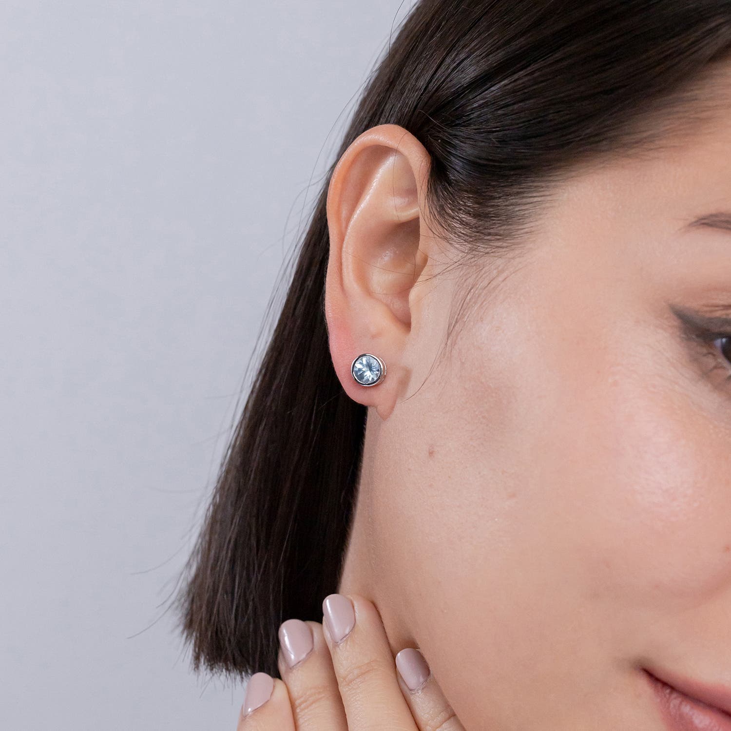 SE1154AQ lifestyle image - lifestyle 4