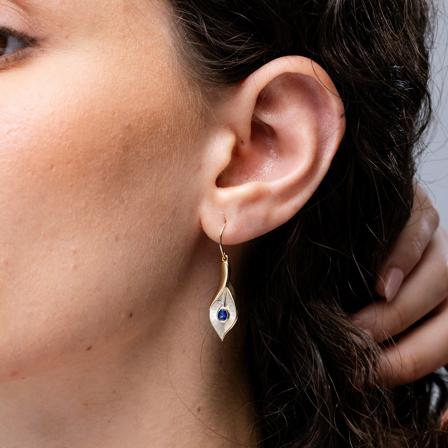 SE1516S GIA_Certificate - lifestyle 3